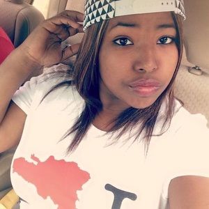 Meet your Posher, Yanz